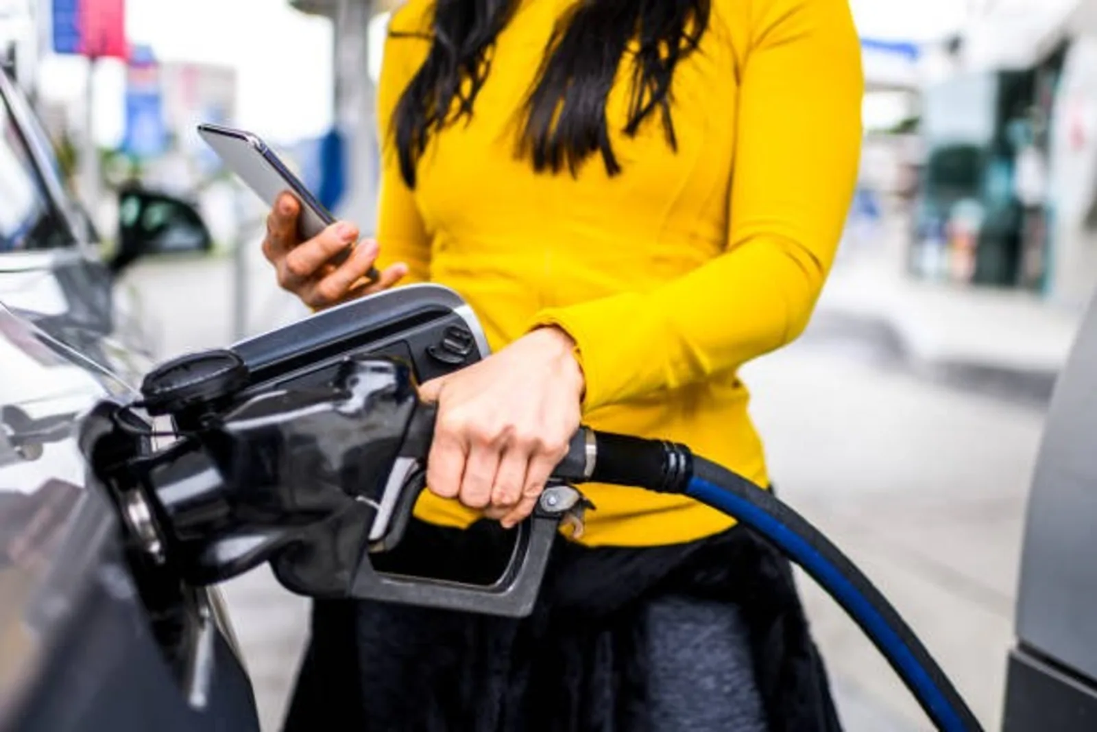 Dolijevanje goriva na benzinskoj postaji